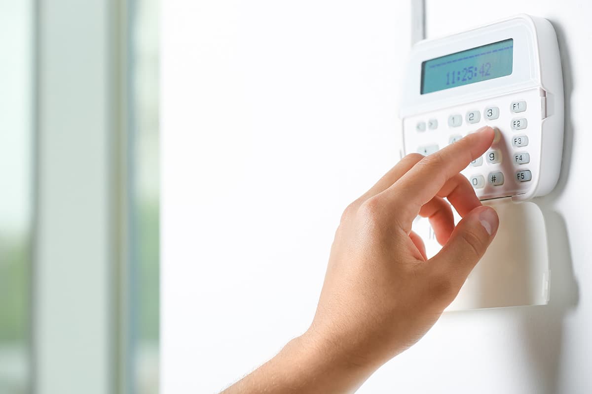 cuanto cuesta poner una alarma en casa